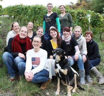 Mit den neuen Kandidatinnen und Frodo im Rheingau